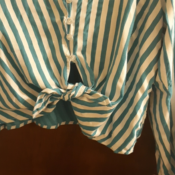 Blouse - Picture 2 of 5